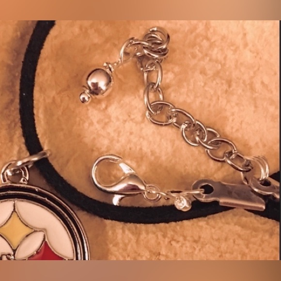 Steelers Suede Necklace 19" & 1 1/2" extension - Picture 3 of 3
